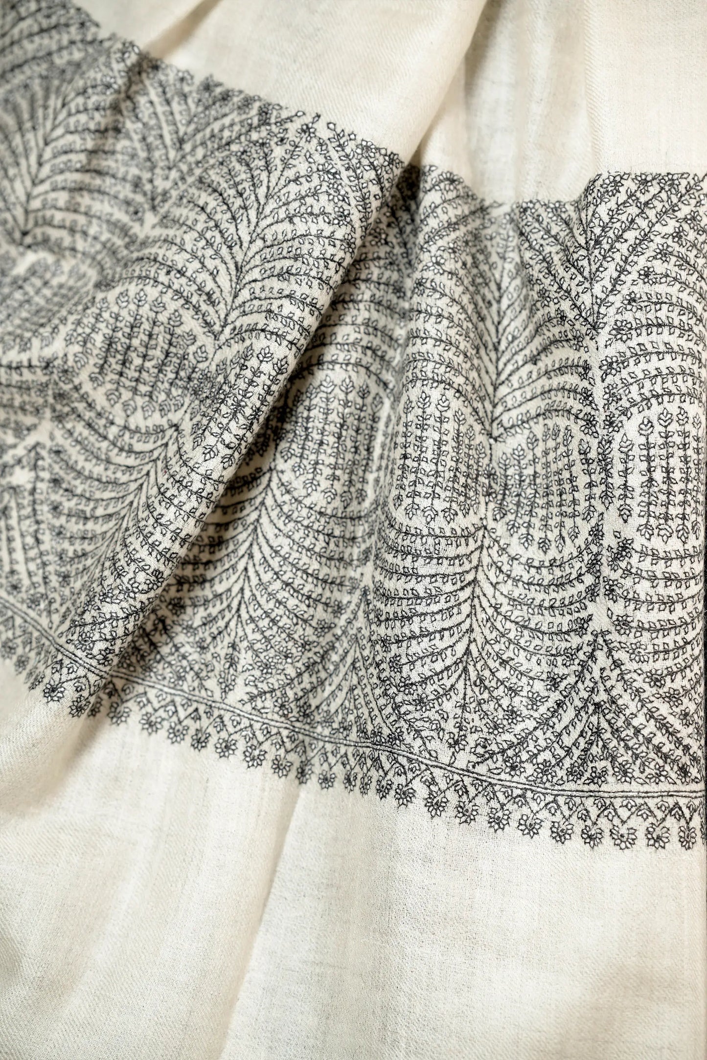 Belgium Toosh Shawl with Sozni Border