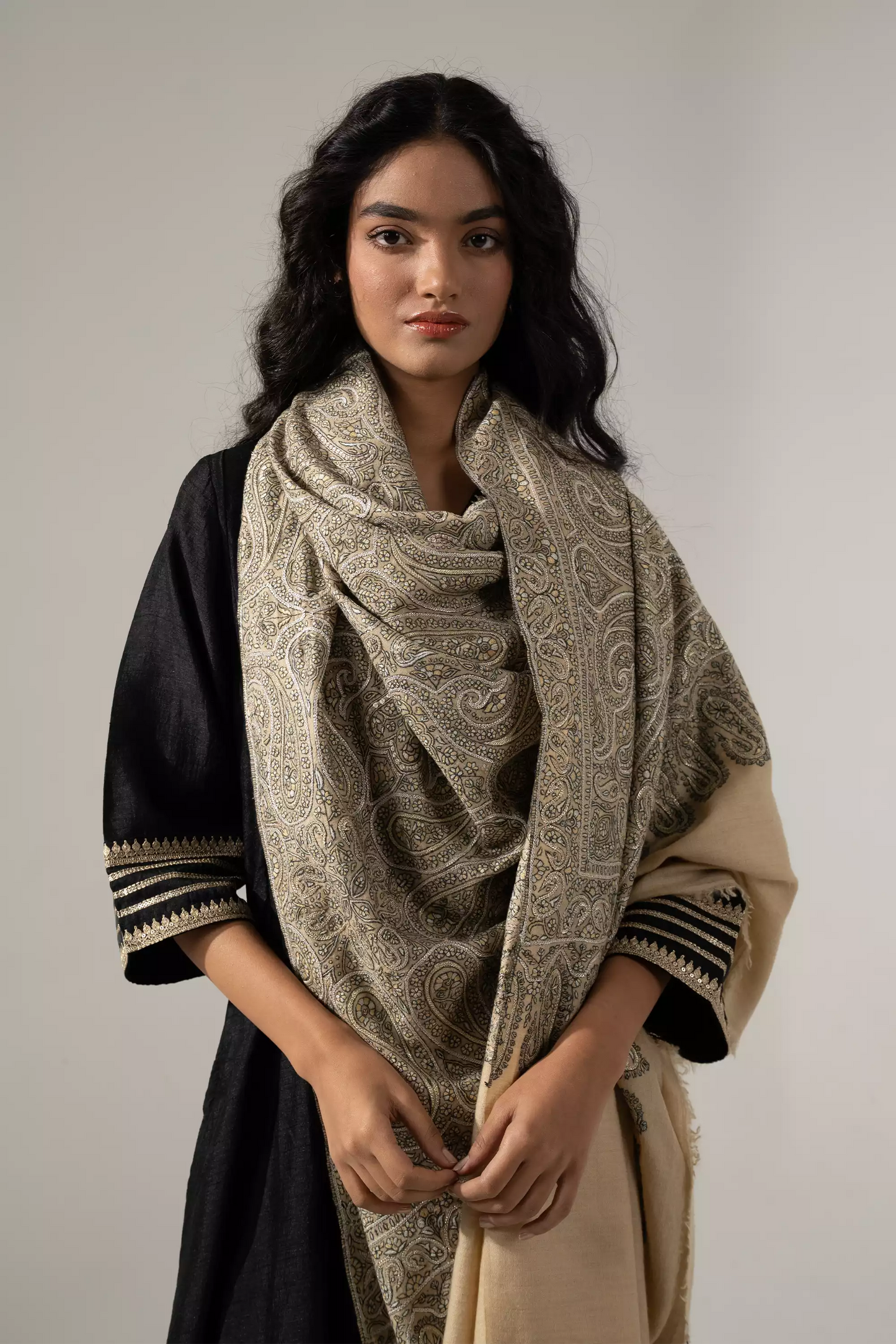Women's Sozni  Jamawar Shawl with Tilla Highlights