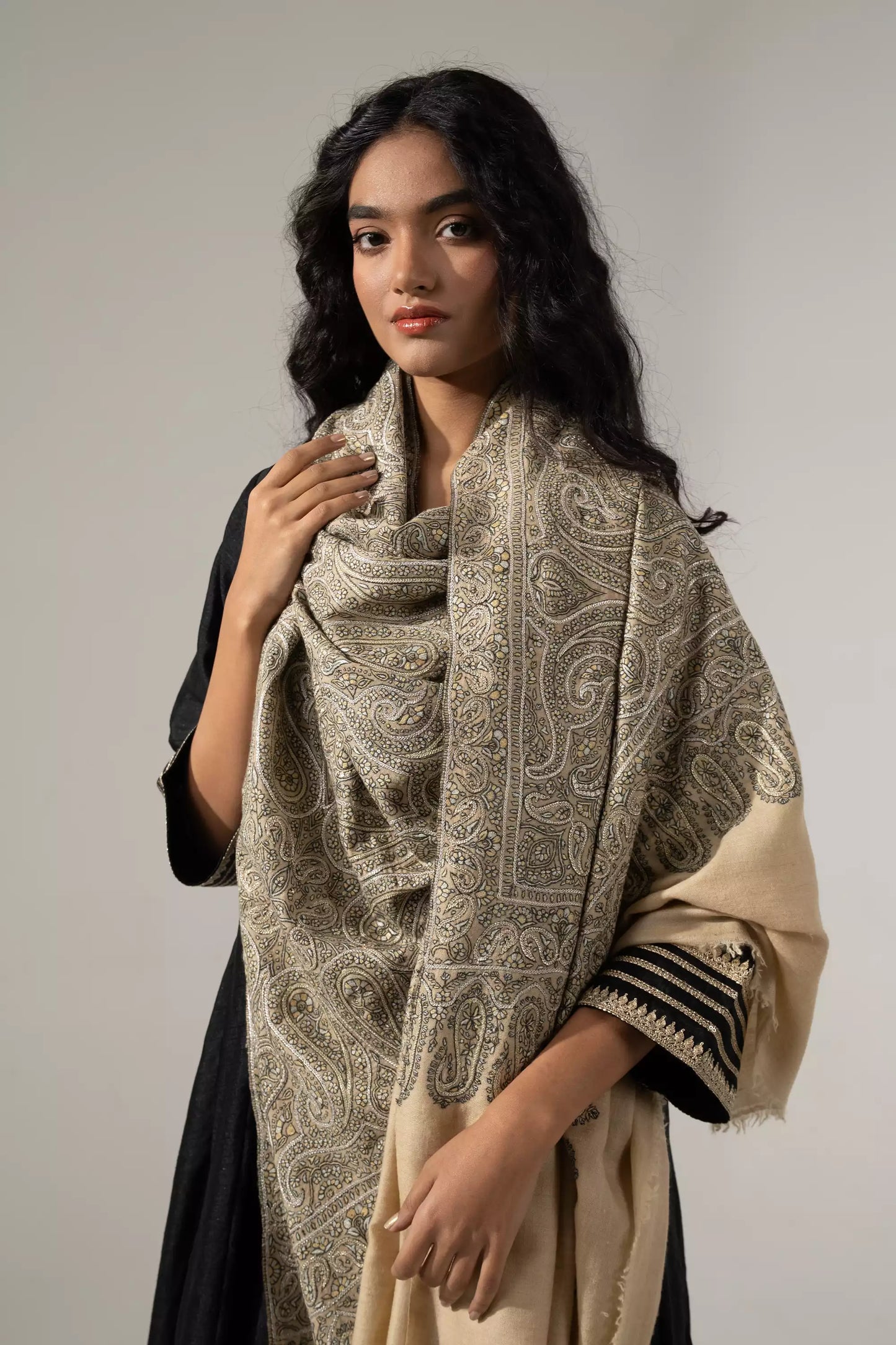 Women's Sozni  Jamawar Shawl with Tilla Highlights