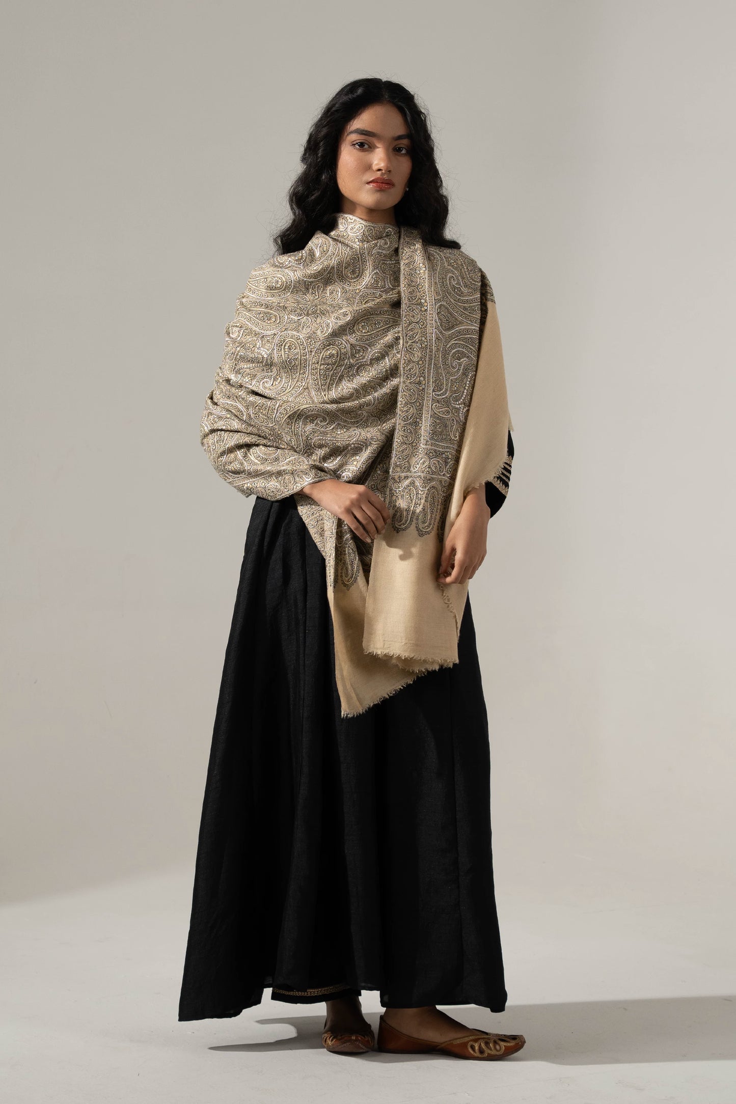 Women's Sozni  Jamawar Shawl with Tilla Highlights