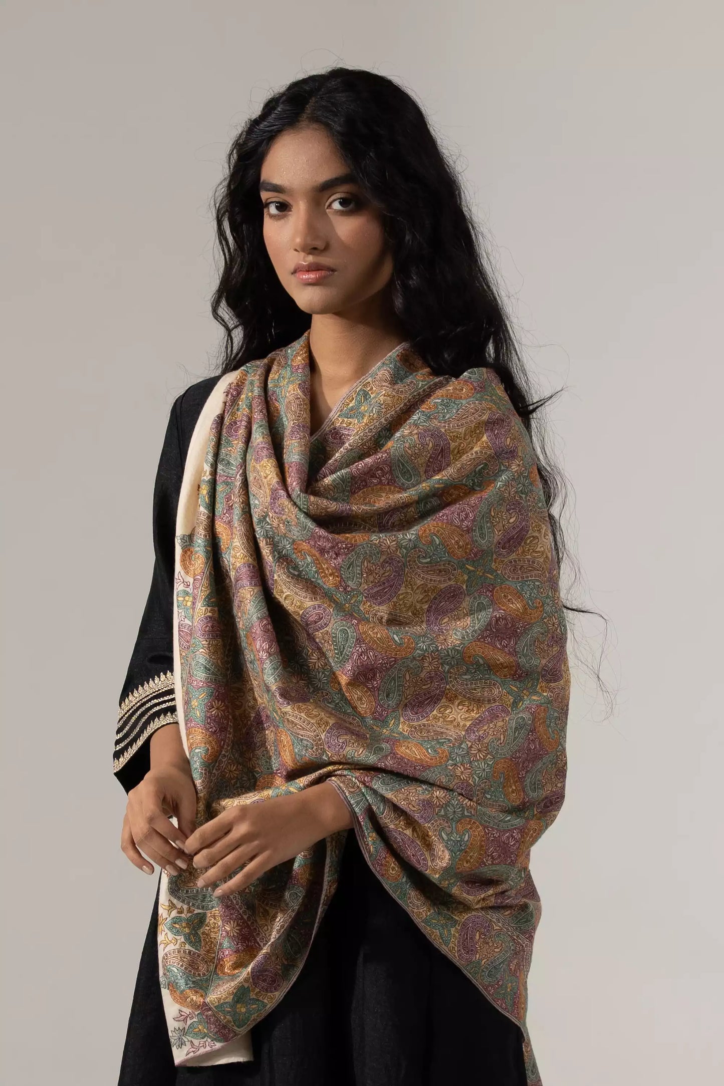 Women Jamawar Shawl with Multicolor Sozni Embroidery