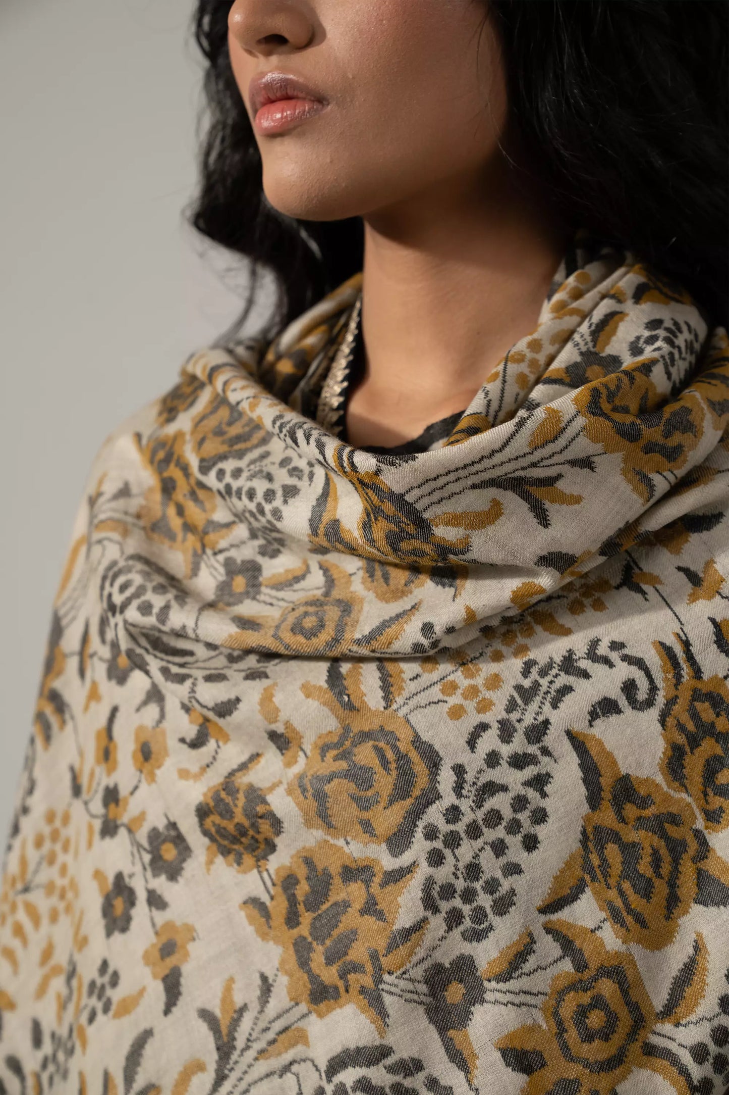 Kani Pashmina Shawl Black & Beige for Women
