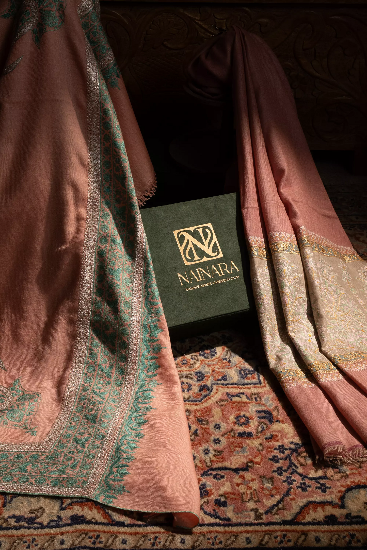 Tilla Border with Sozni Light Pink for Ladies