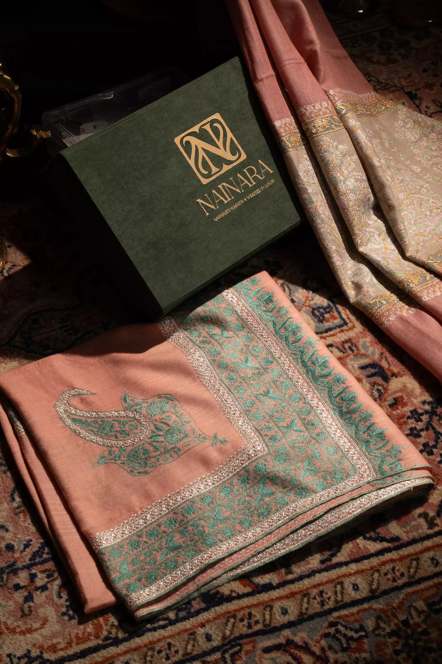 Tilla Border with Sozni Light Pink for Ladies