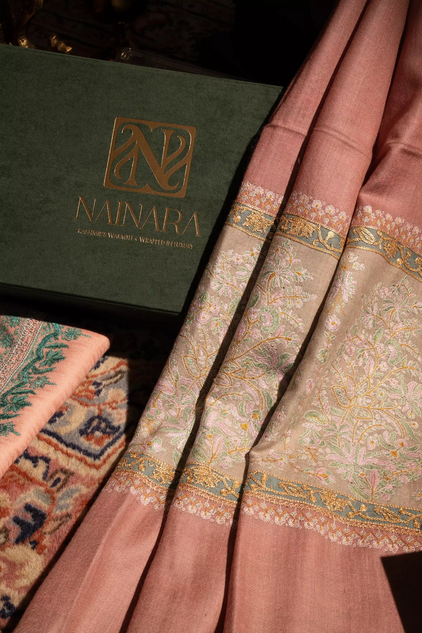 Tilla Border with Sozni Light Pink for Ladies