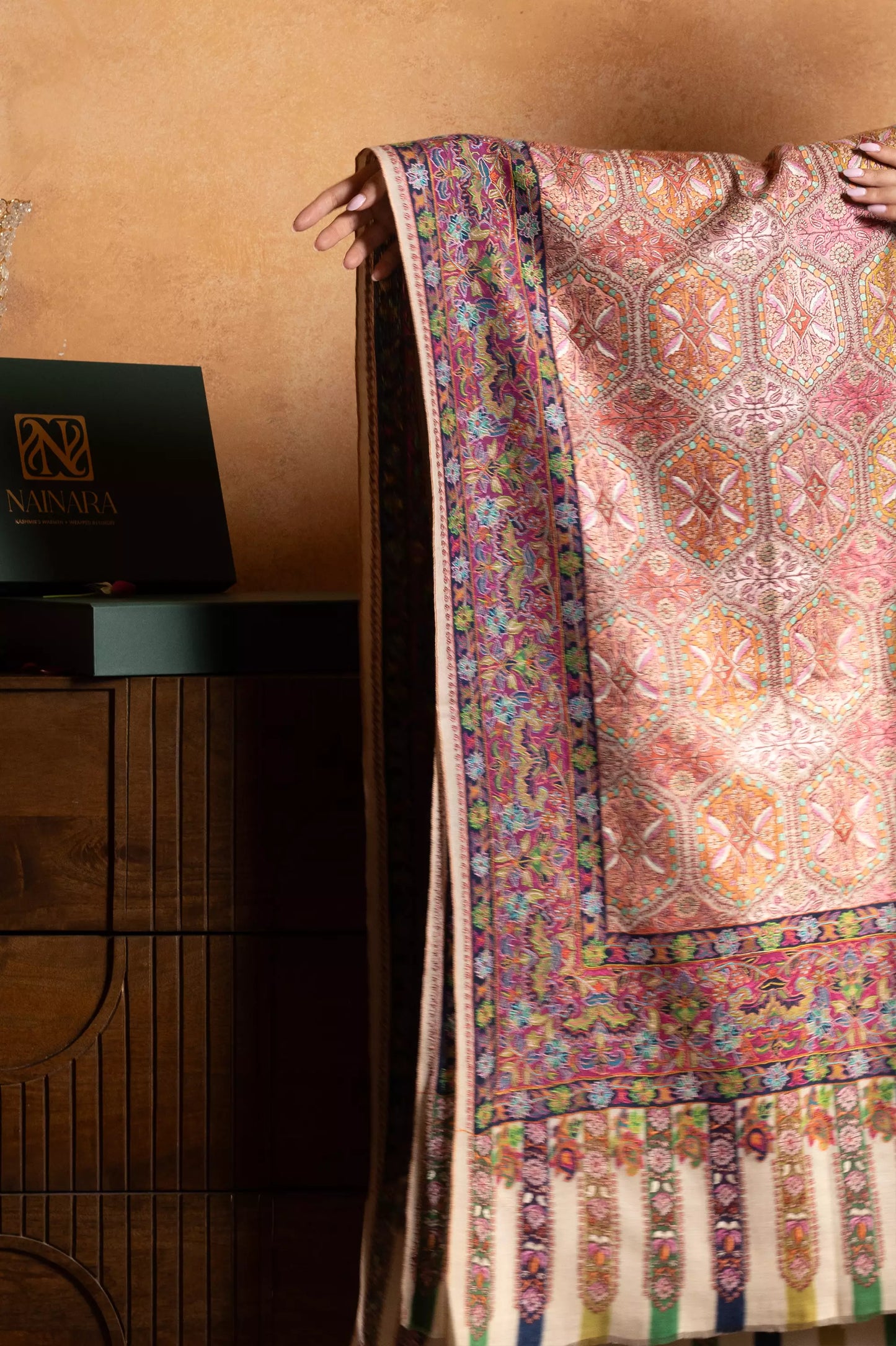 Pashmina Jamawar Shawl with Kalamkari Border Ladies