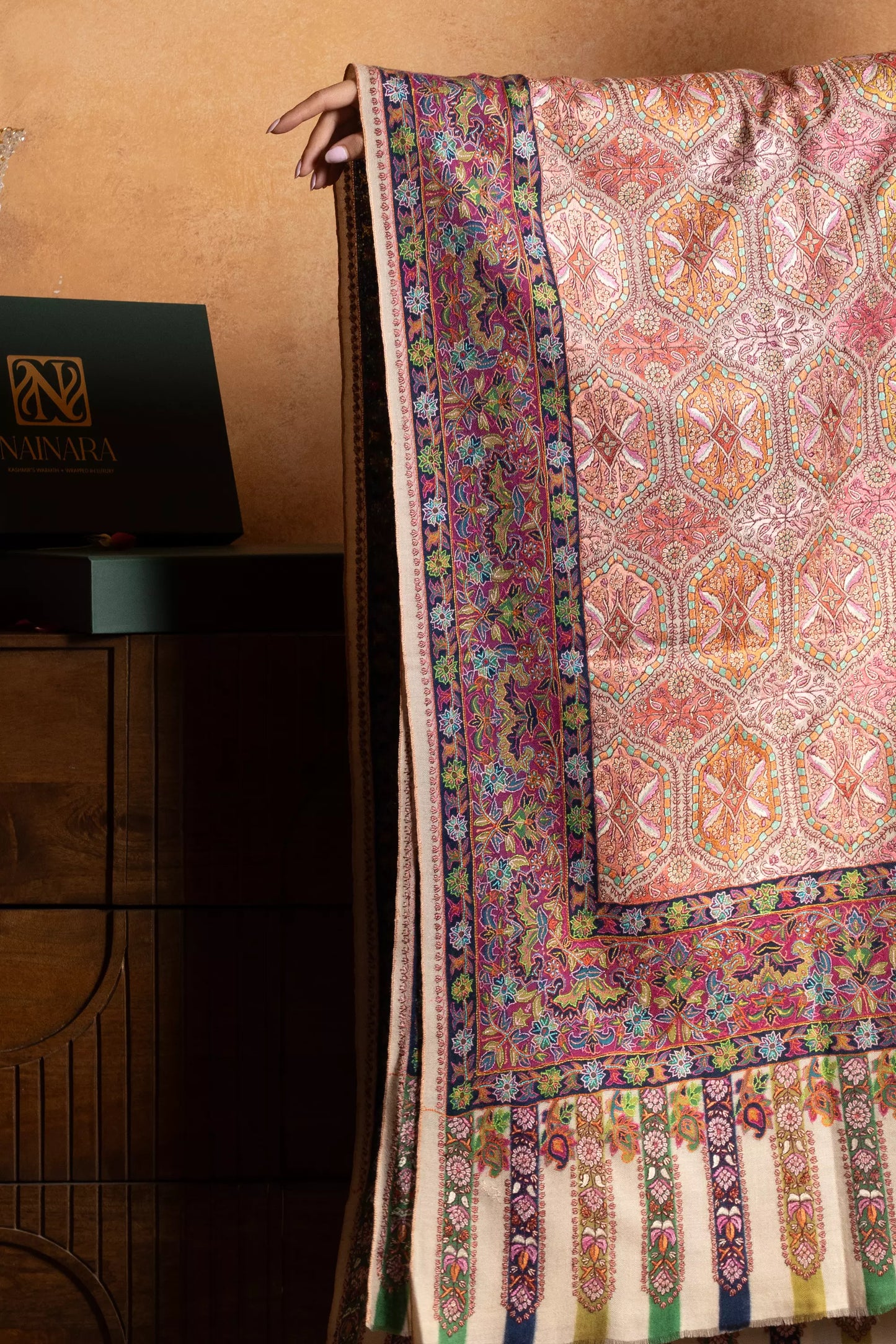 Pashmina Jamawar Shawl with Kalamkari Border Ladies